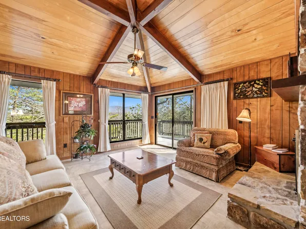 2125 Torri Dr, Sevierville, TN 37876