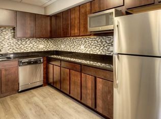 198 E Chestnut St #1601, Chicago, IL 60611