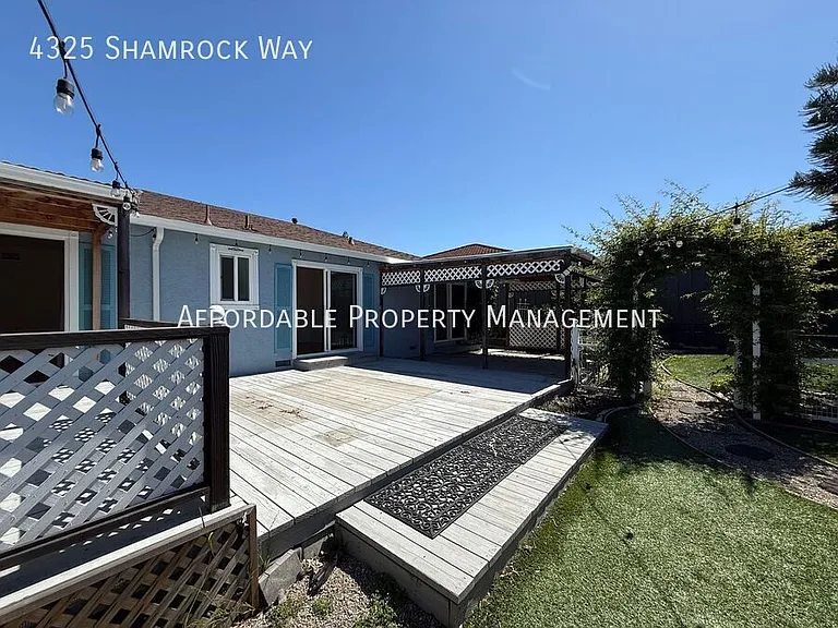 4325 Shamrock Way — Photo 21