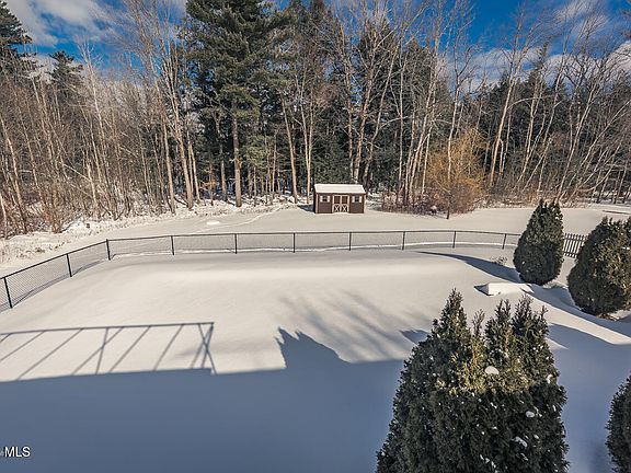 3rd image of 32 Albea Drive