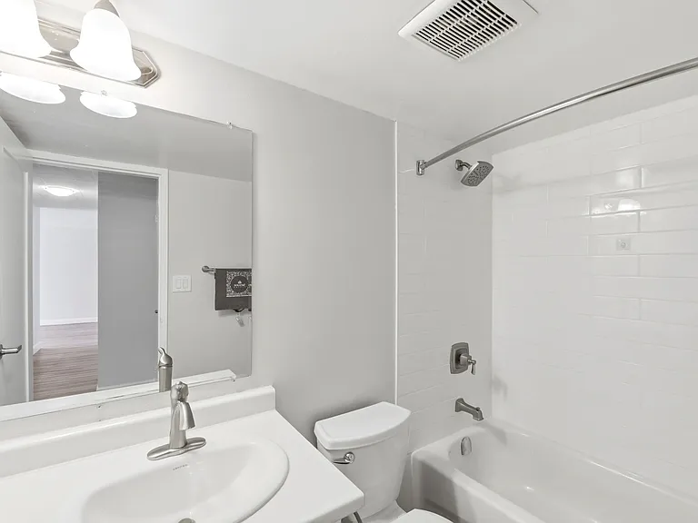 100 McFarlane Ave — Photo 26