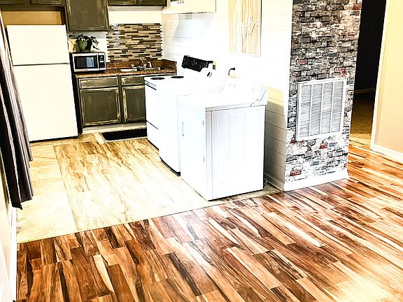 Check out the living room floors ! Gorgeous