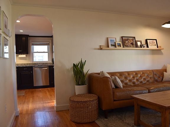 3rd image of 60 Sunnyside Rd