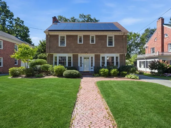 30 Chatham Rd, Longmeadow, MA 01106