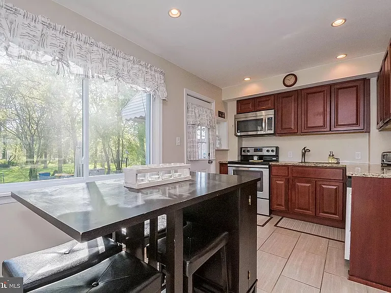 230 Filbert Ave — Photo 11