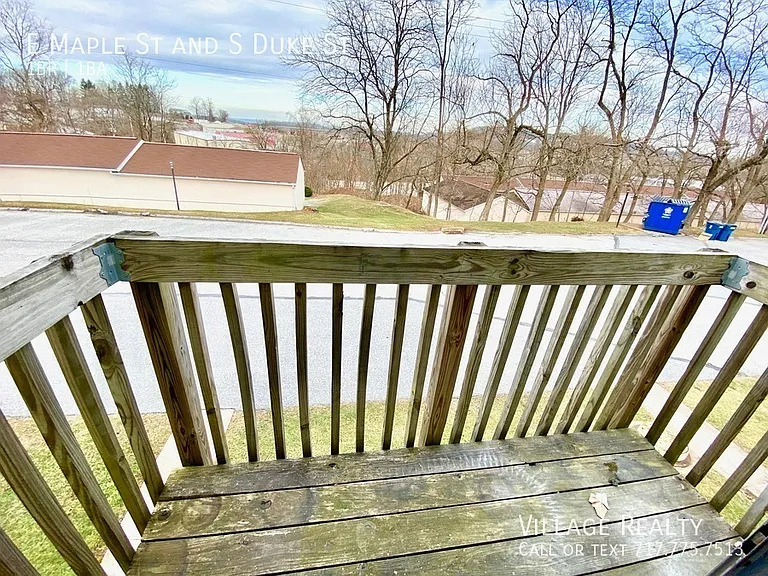 E Maple St — Photo 10