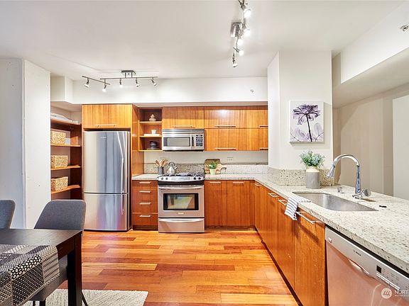 5th image of 2911 2nd Avenue #319