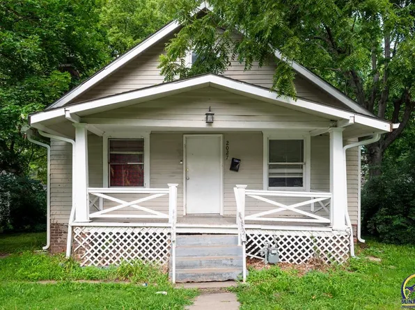 2027 SW Lane St, Topeka, KS 66604