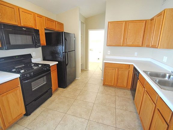 3rd image of 16284 W Jefferson St