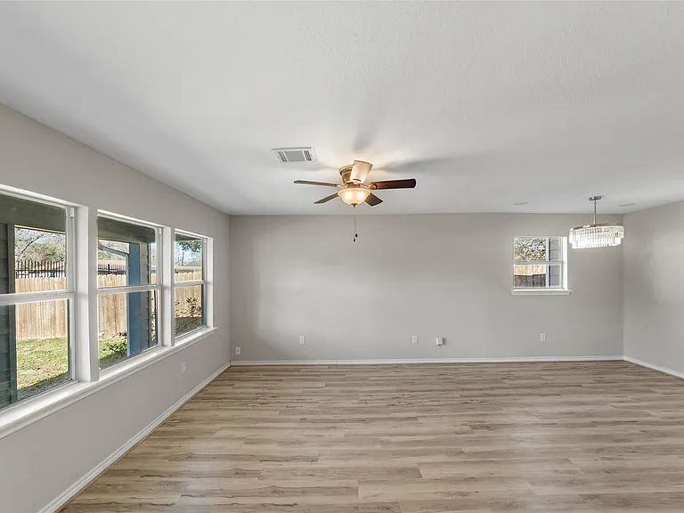 7019 Sur Ct — Photo 7