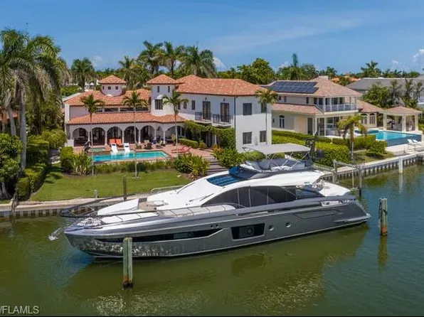 2535 Tarpon RD, NAPLES, FL 34102