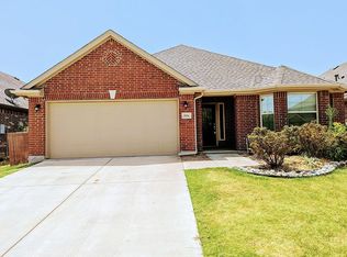 1704 Meadow Trail Ln, Aubrey, TX 76227