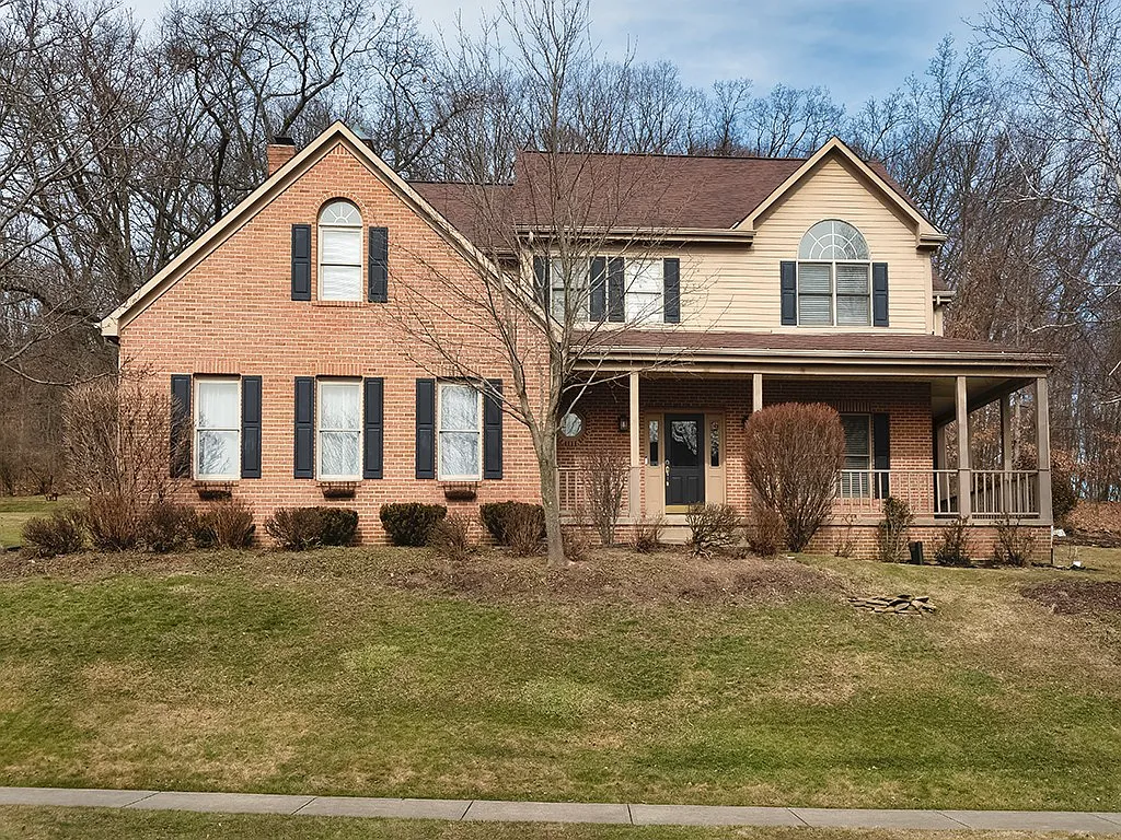 319 Steeplechase Dr photo 1
