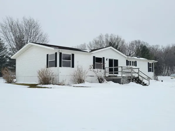 N6194 Westwind Rd, Green Lake, WI 54941