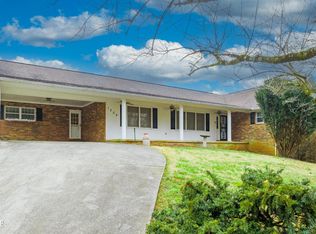 1309 Landing Ln, Louisville, TN 37777