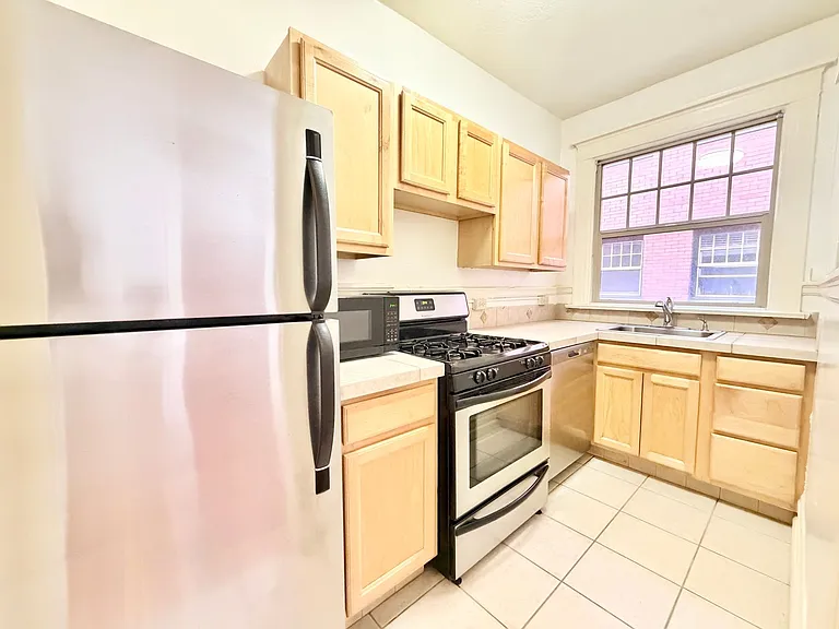 2109 NW Irving St #203 — Photo 1