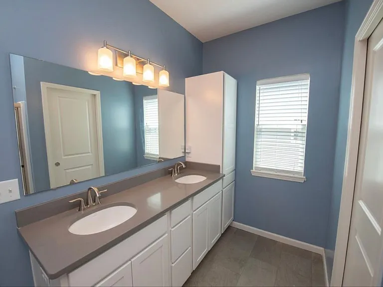 6173 Silvercreek Dr — Photo 14