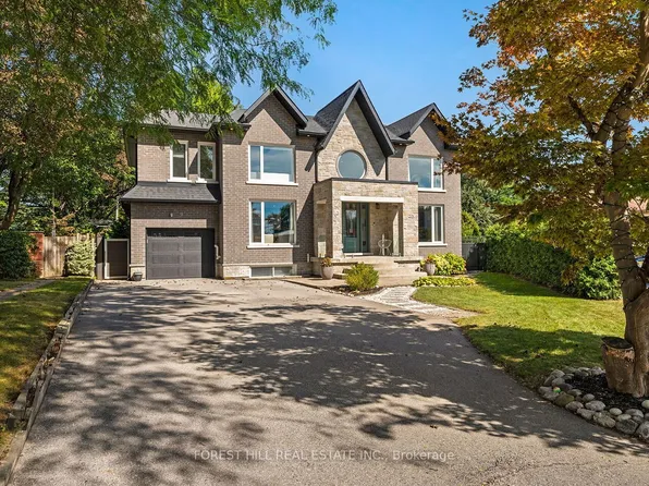 2041 Stewart Cres, Mississauga, ON L4Y 1C4
