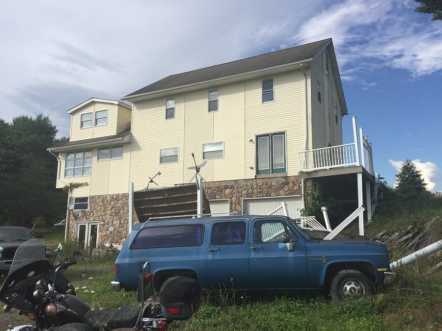 2nd image of 18101 Oldtown Rd SE