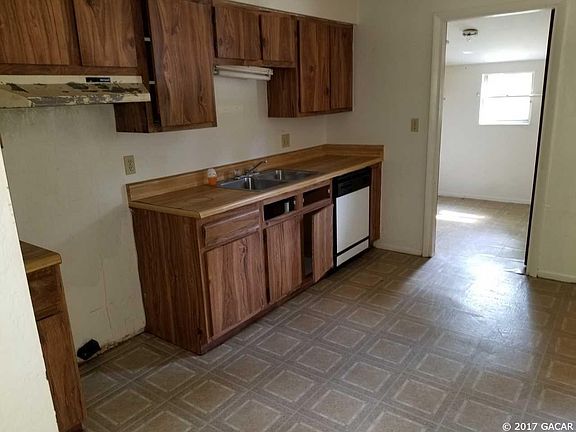 3rd image of 2114 NW 55th Blvd