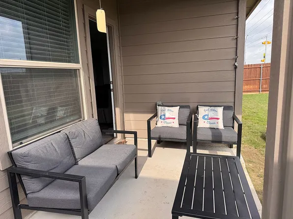 1005 Southwark Dr, Justin, TX 76247