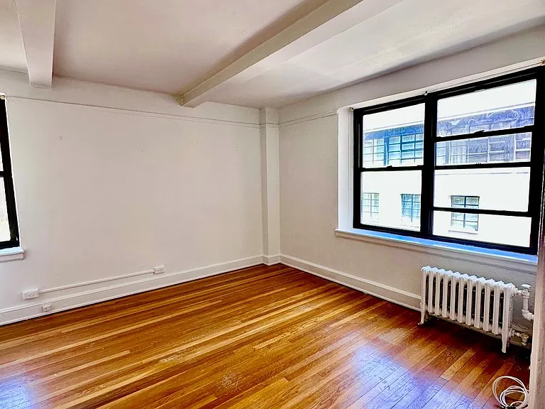 117 E 77th St #5D — Photo 2