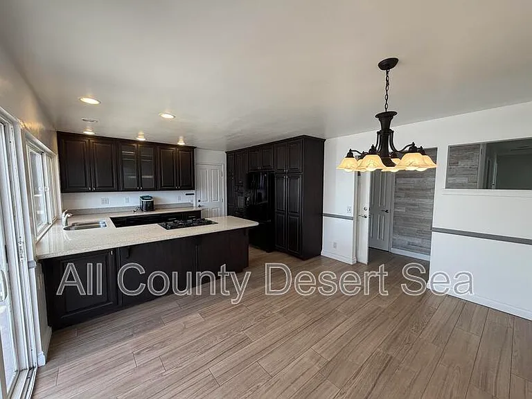 18527 San Antonio St — Photo 6