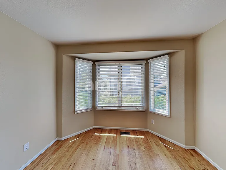 342 W Prestwick Way — Photo 6