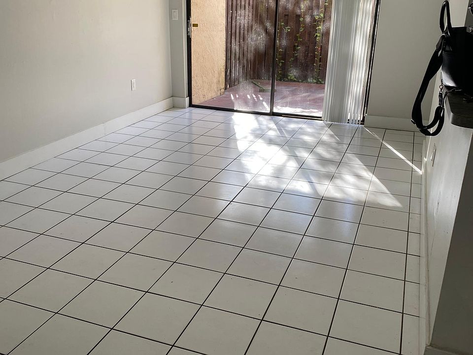 1st image of 680 W Park Dr APT 101