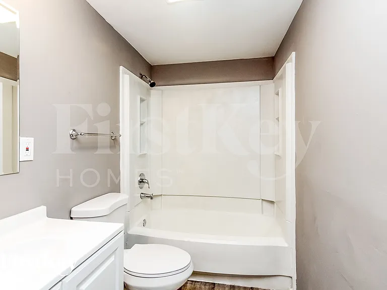 910 Woodlark Dr — Photo 14