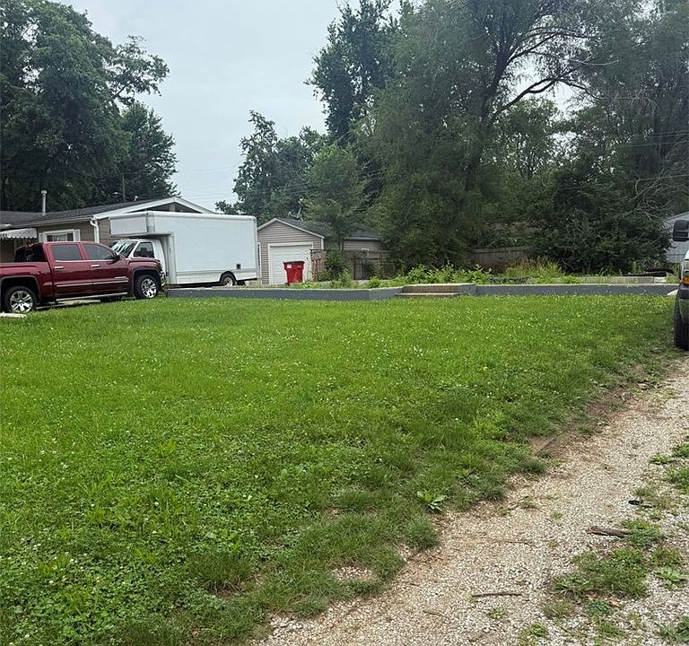 2nd image of 1410 Comanche Dr