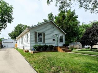 1320 Pleasant View Dr, Des Moines, IA 50315