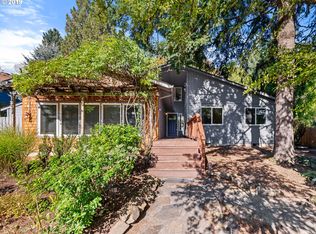 1389 SW Taylors Ferry Ct, Portland, OR 97219