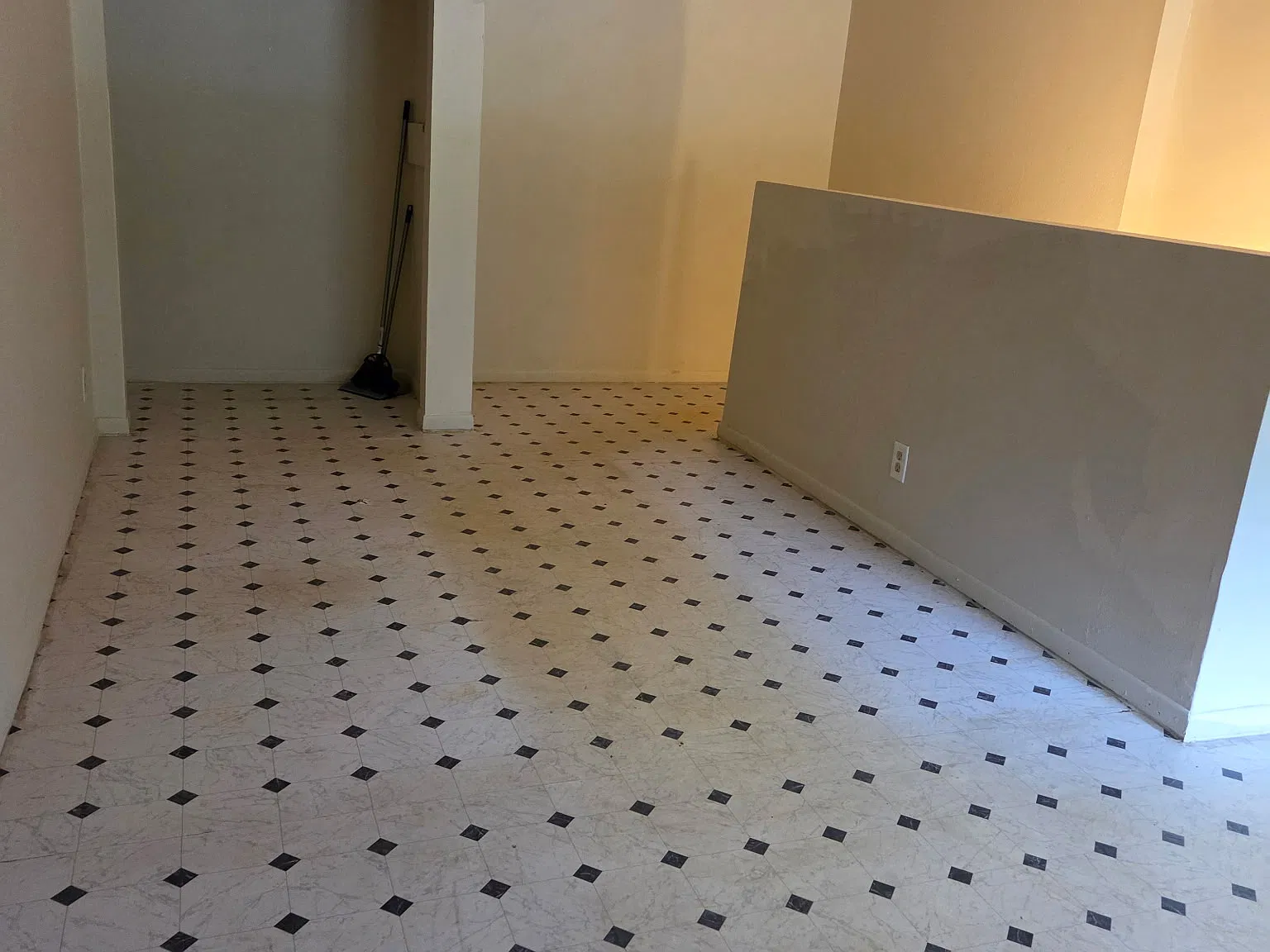 2 bed, 1000 sqft, $775 — Photo 3