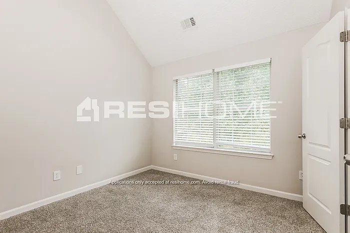 1430 Camelia St — Photo 11