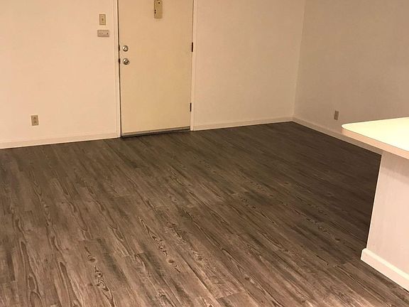 2nd image of 398 Klamath St #8