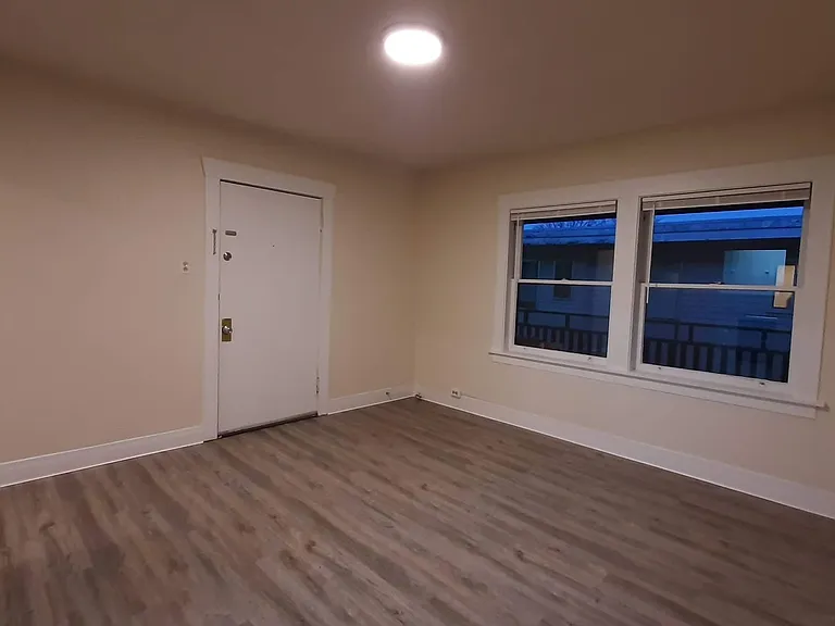 Blunt Building# — Photo 3