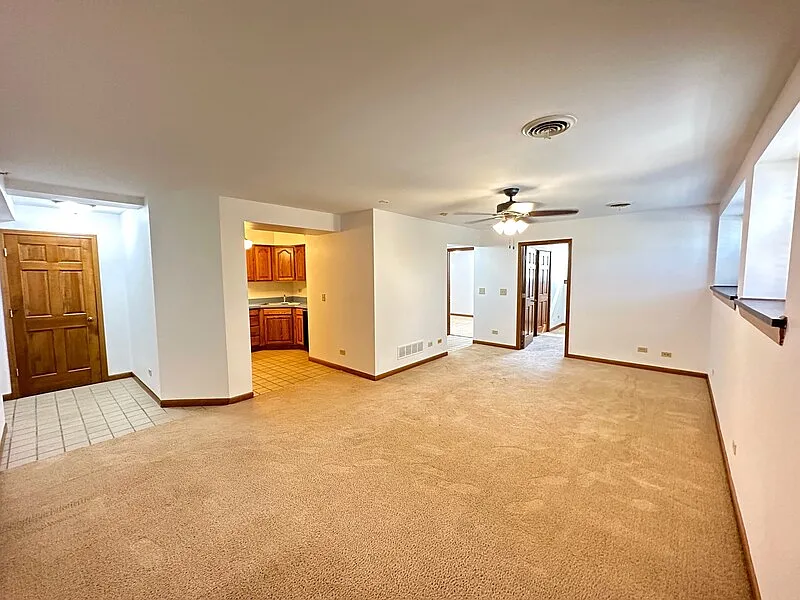 2 bed, 1.0 bath, 700 sqft, $1,250 — Photo 3