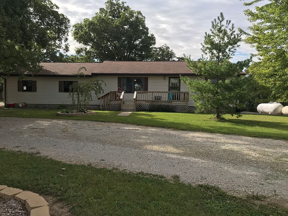 1st image of 608 County Road 1000 N