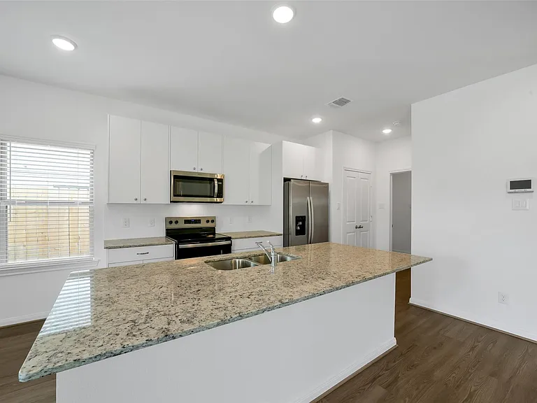13315 Campos Dr — Photo 4