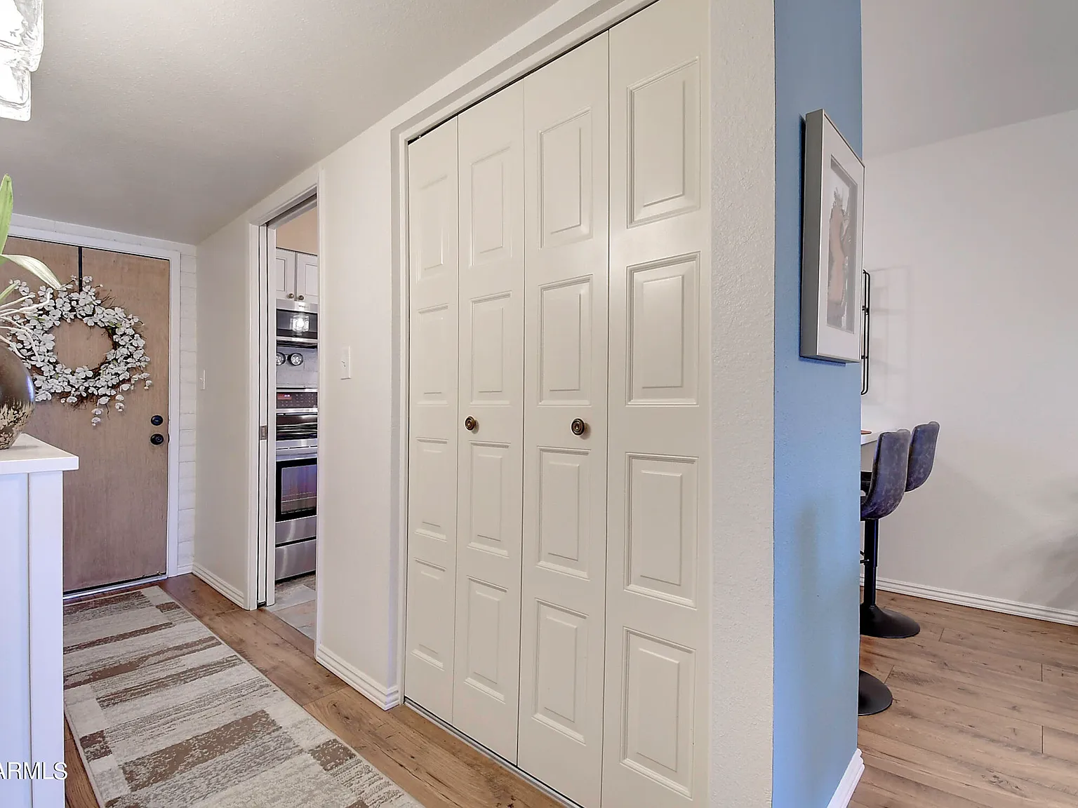 2 bed, 2.0 bath, 987 sqft, $3,500 — Photo 3