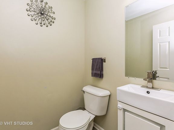 2nd image of 1719 Woodside Dr