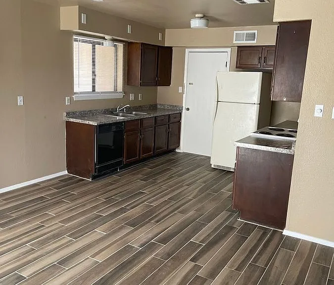 3266 Executive Hills Rd #LCO — Photo 2