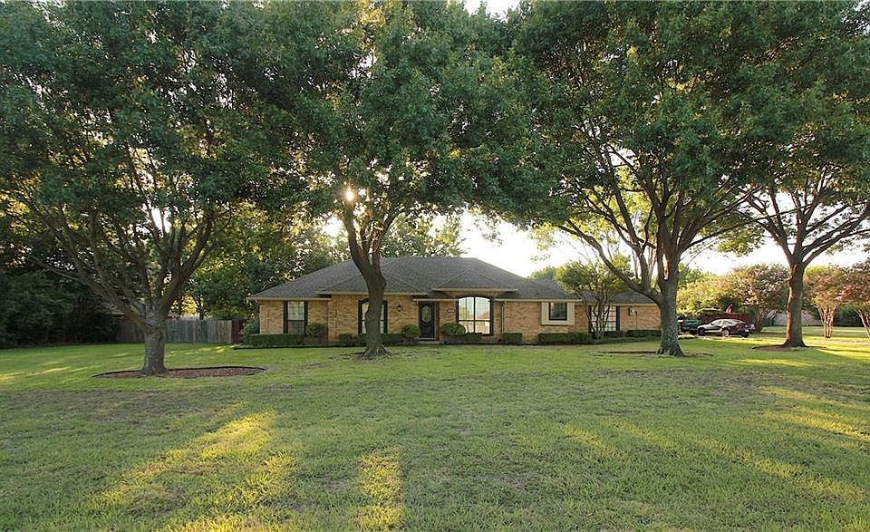 1st image of 903 Winding Creek Trl