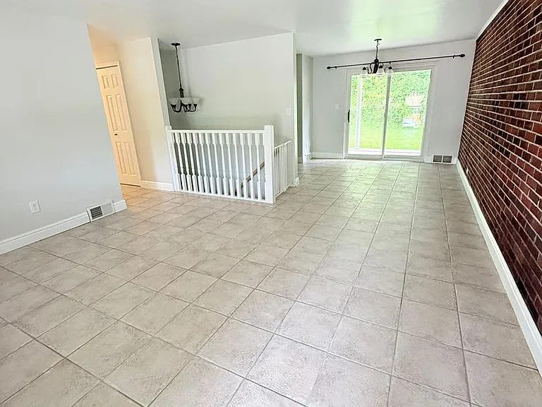 705 Dehaviland Dr — Photo 5