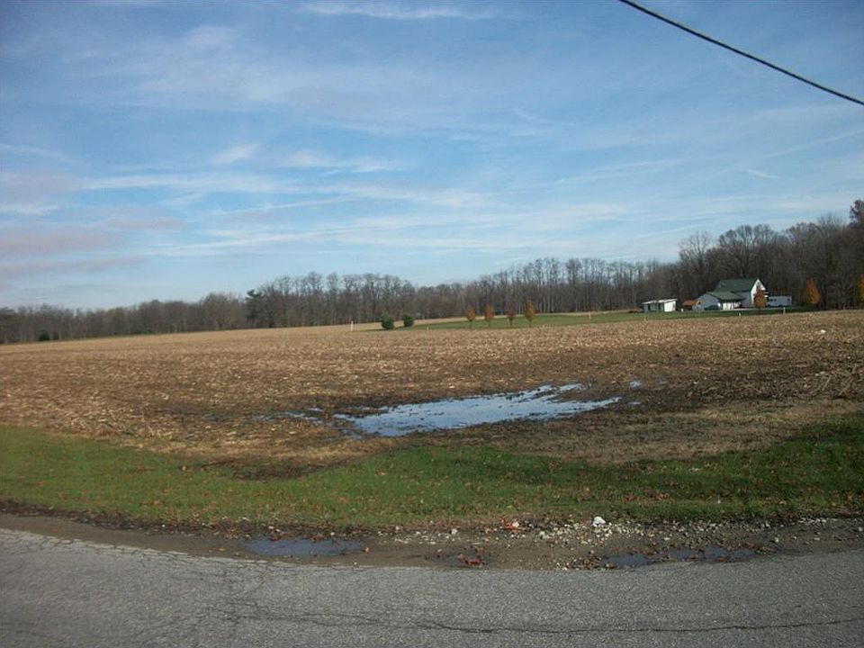 2nd image of 5561 N County Road 1000 E
