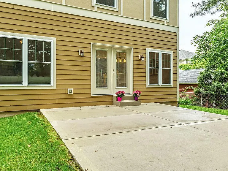 11910 Crystal Dr — Photo 15