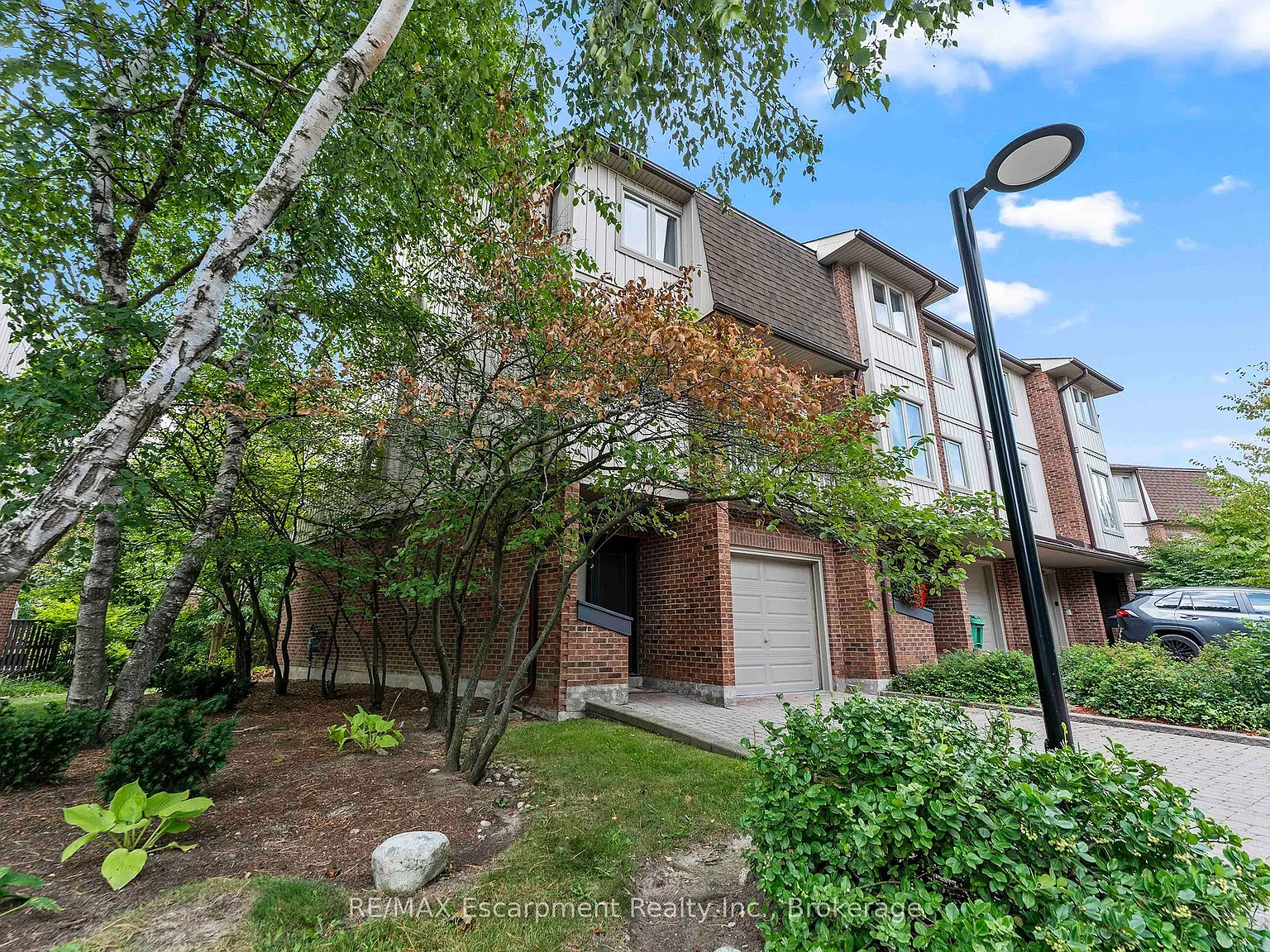 3 bed, $3,900 — Photo 2