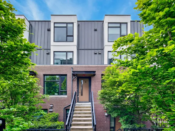 7601 Yukon St, Vancouver, BC V5X 2Y4