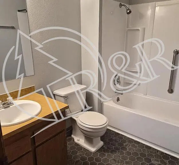 1077 Polk St #1 — Photo 3